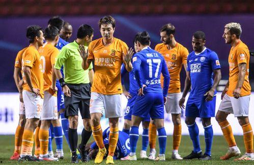 足坛最新爆料新闻视频下载,揭秘球星转会内幕与赛场风云  第1张